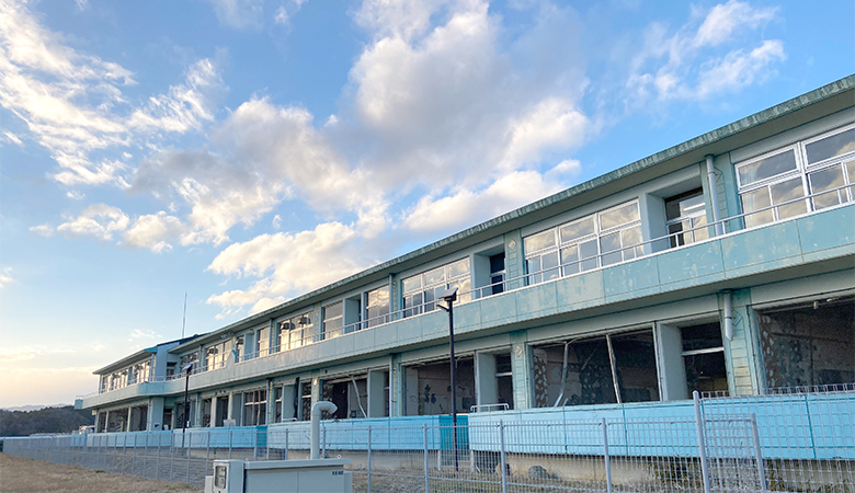 実際に大熊町を襲った津波は12～13mとも言われる。浪江町の請戸小学校は1階部分が流されてしまった。