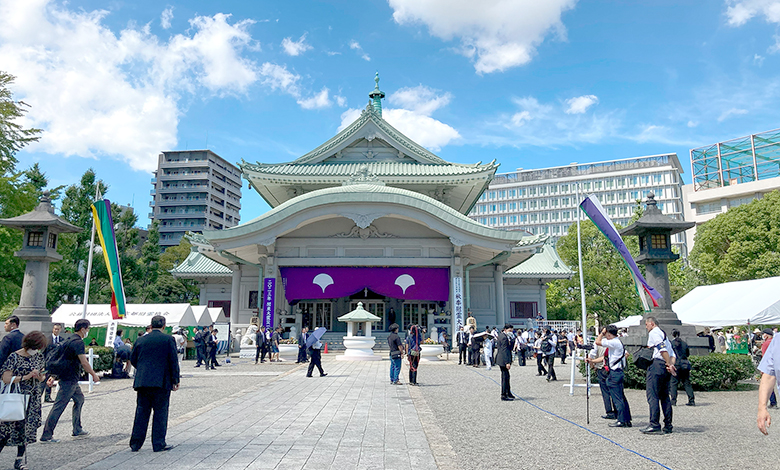 2023年9月1日の東京都慰霊堂。報道陣や遺族の方、関東大震災に思いを寄せる人達で賑わっていた。